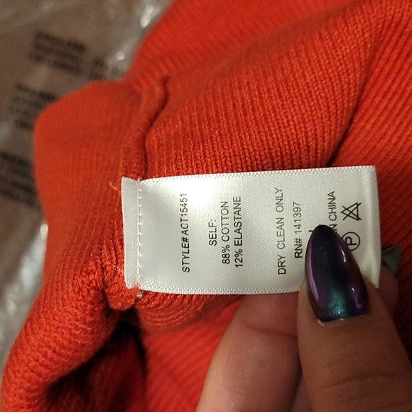 Astr Bijou Red Sweater with Puff sleeve red small medium large - Picture 4 of 4